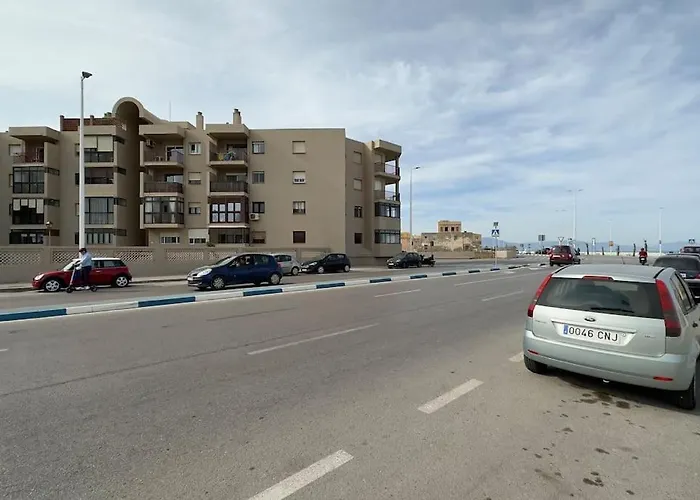 Primera Linea De Playa Y Gibraltar A 5 Minutos