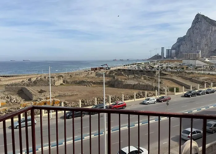 Primera Linea De Playa Y Gibraltar A 5 Minutos
